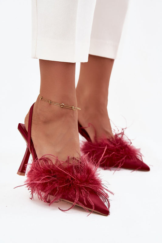 Bordeauxrode open hiel pumps met veren en 8,5 cm hak van Sassymania – elegante dameshakken met puntige neus