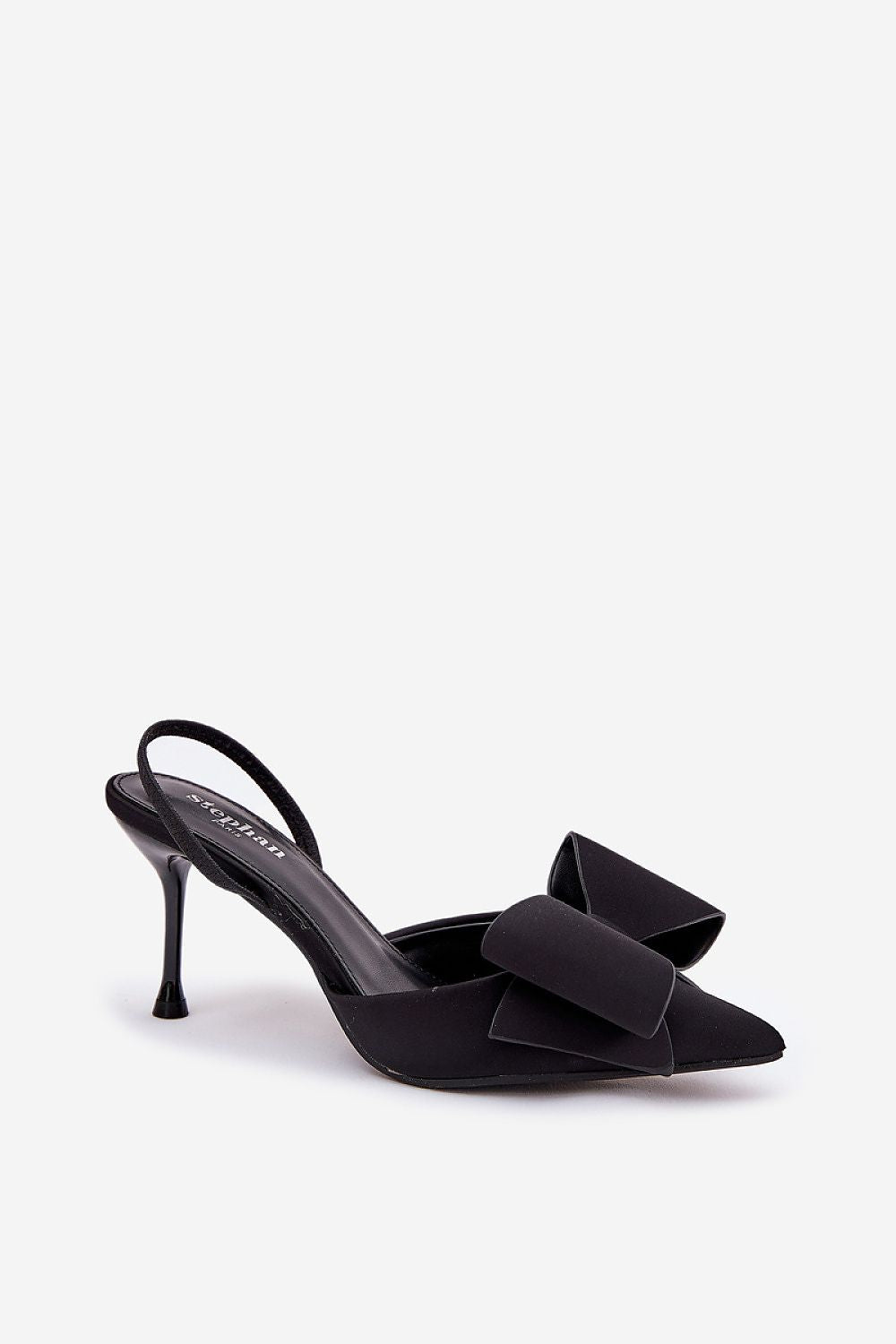 Zwarte open hiel pumps met strik en 8 cm hak van Sassymania – elegante satijnen naaldhakken voor dames
