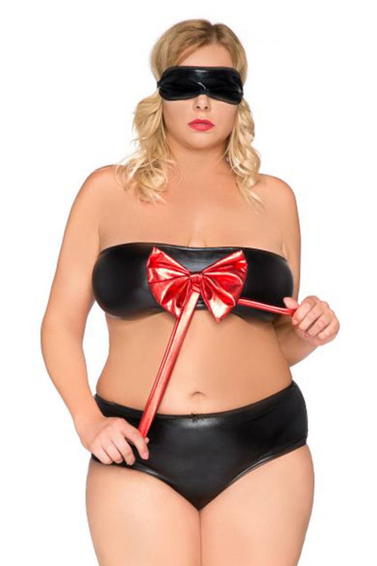 Sensual erotic set in plus sizes