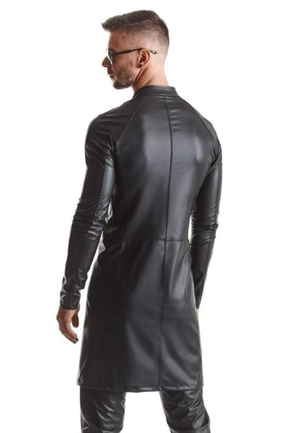 Langer Herrenmantel im Wetlook