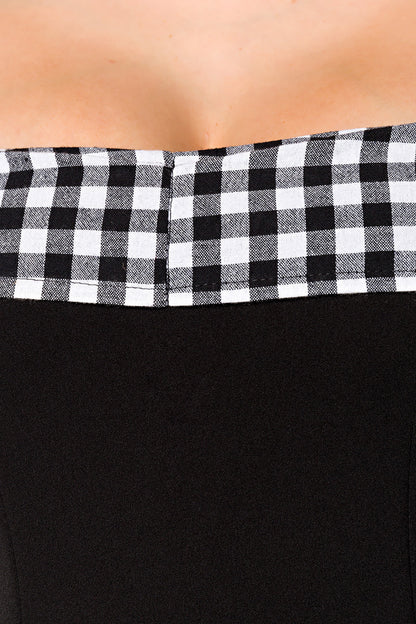 Retro boat neck dress with a wide skirt