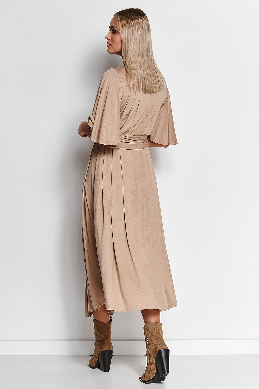 Lange gedrapeerde jurk met vlindermouwen beige