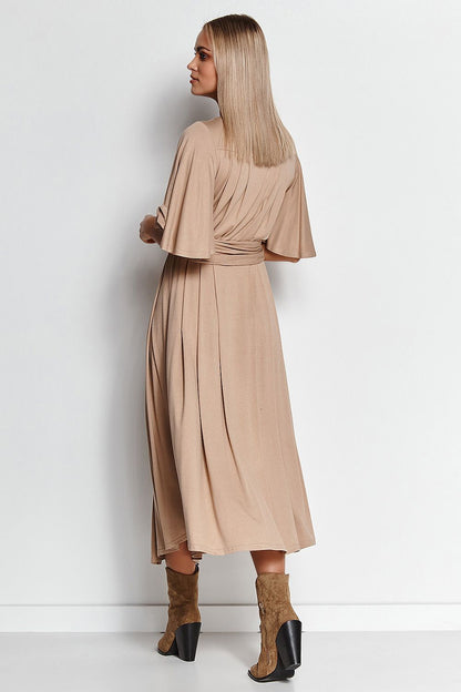 Lange gedrapeerde jurk met vlindermouwen beige