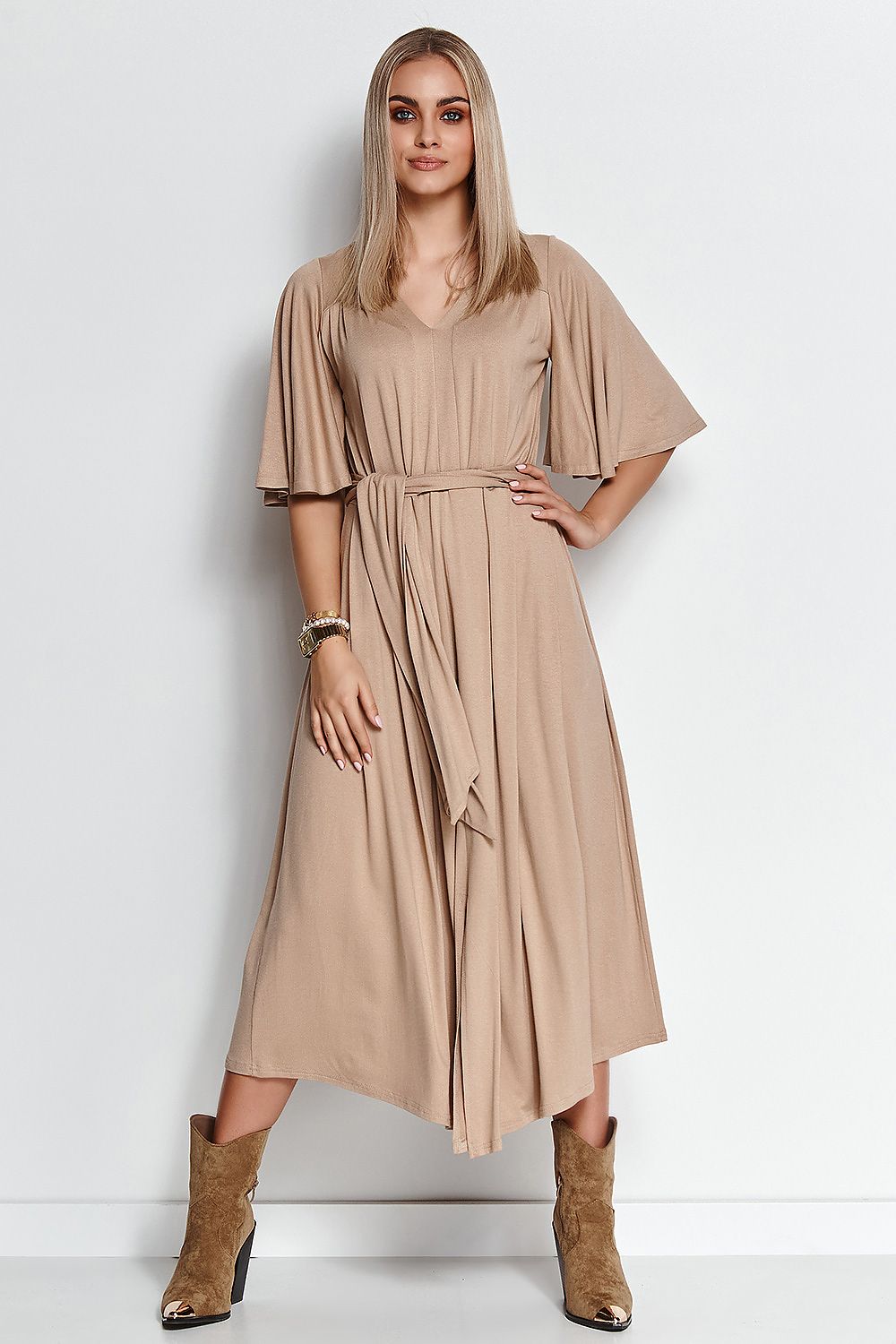 Lange gedrapeerde jurk met vlindermouwen beige