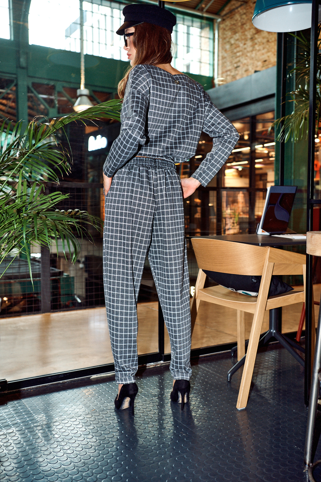 2-piece comfy pantsuit set checkered pattern