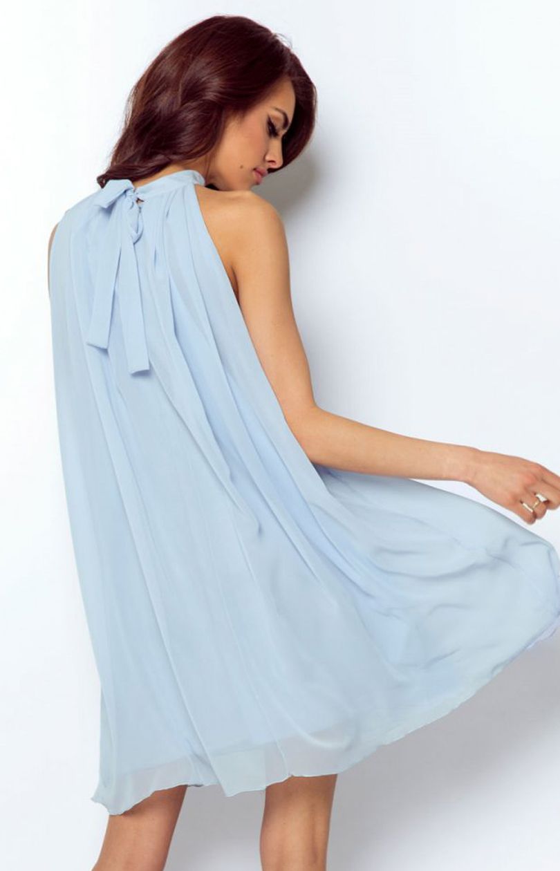 Mouwloze jurk in chiffon baby blue