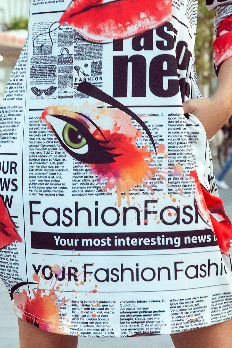 Trendy losvallende sheath jurk krantenprint