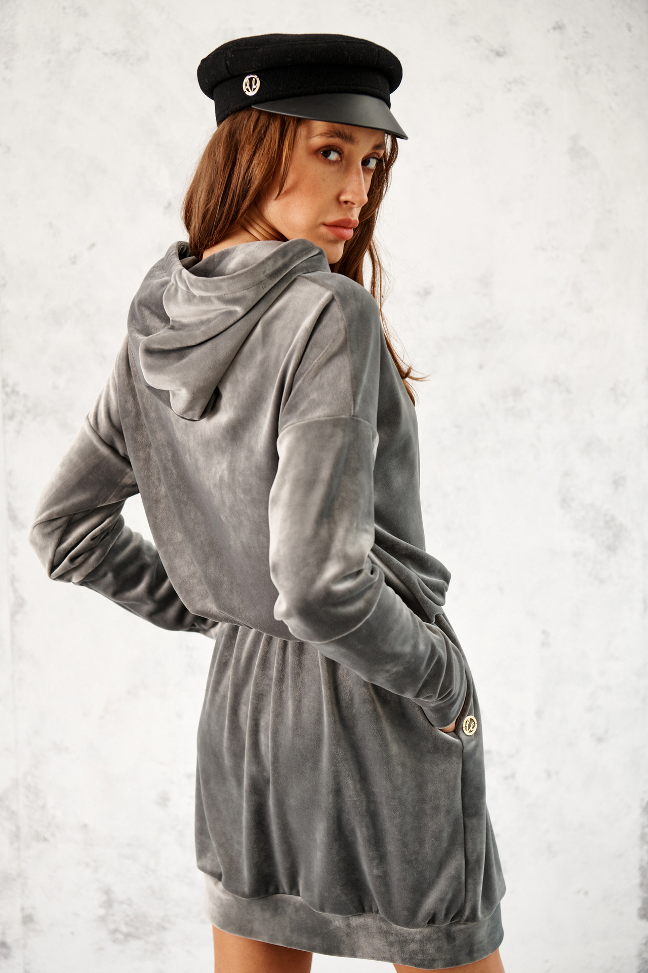 Velours sweatshirt jurk met capuchon zilver