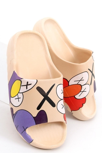 Comfy rubberen slippers anime