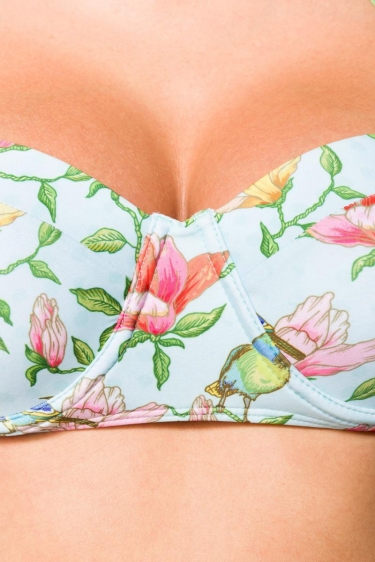 Vintage retro bikini top with bloemen pattern