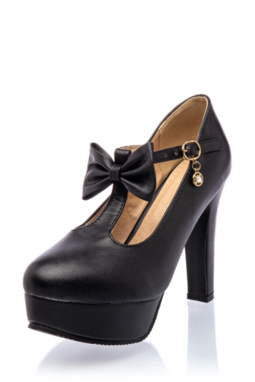 Carina retro plateau pumps