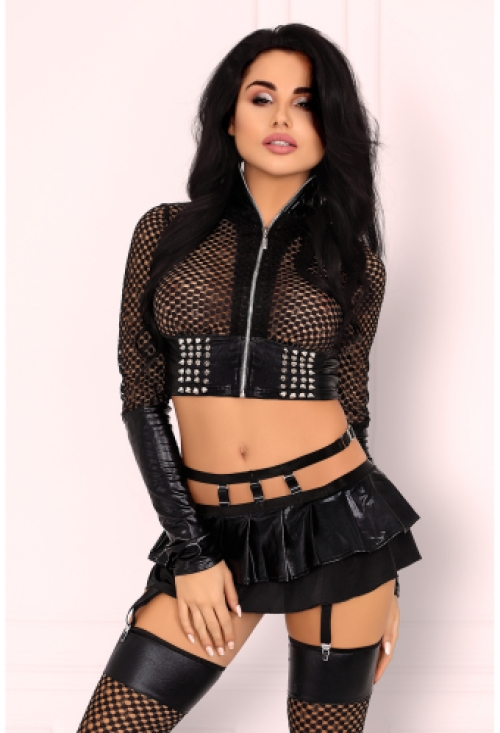 Verleidelijke crop top en mini rok set